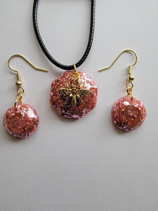Bee pendant necklace w/ matching earrings- round light pink sparkle