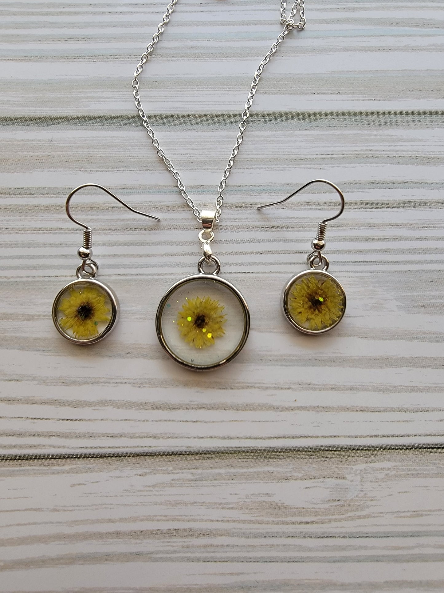 Real dried yellow flower handmade resin pendant necklace jewelry earring set for women, flower necklace, cute earrings, gifts for her