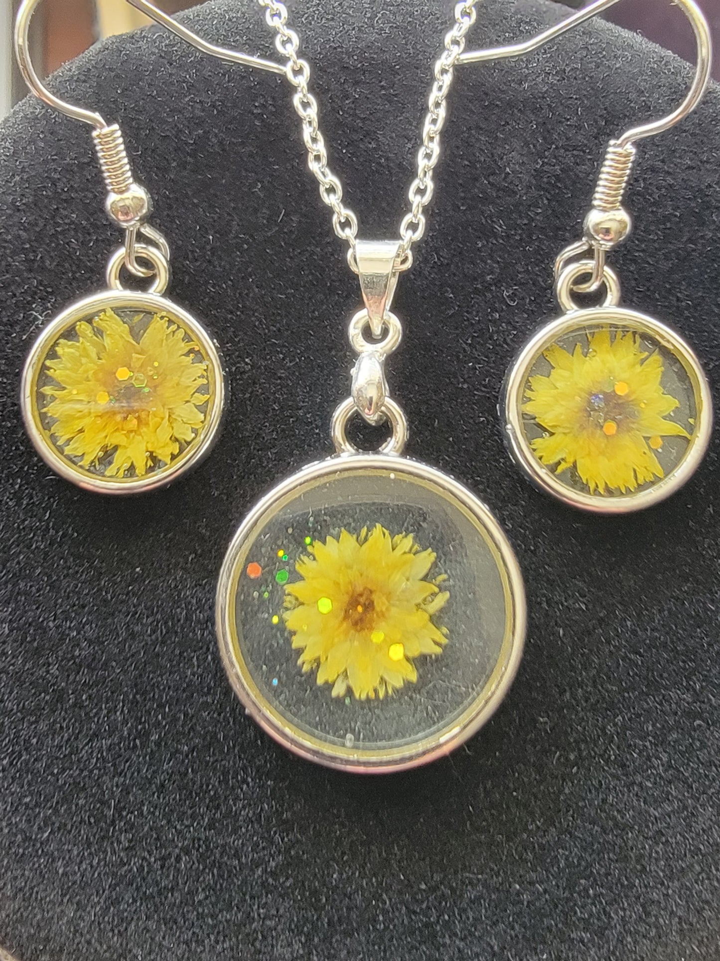 Real dried yellow flower handmade resin pendant necklace jewelry earring set for women, flower necklace, cute earrings, gifts for her