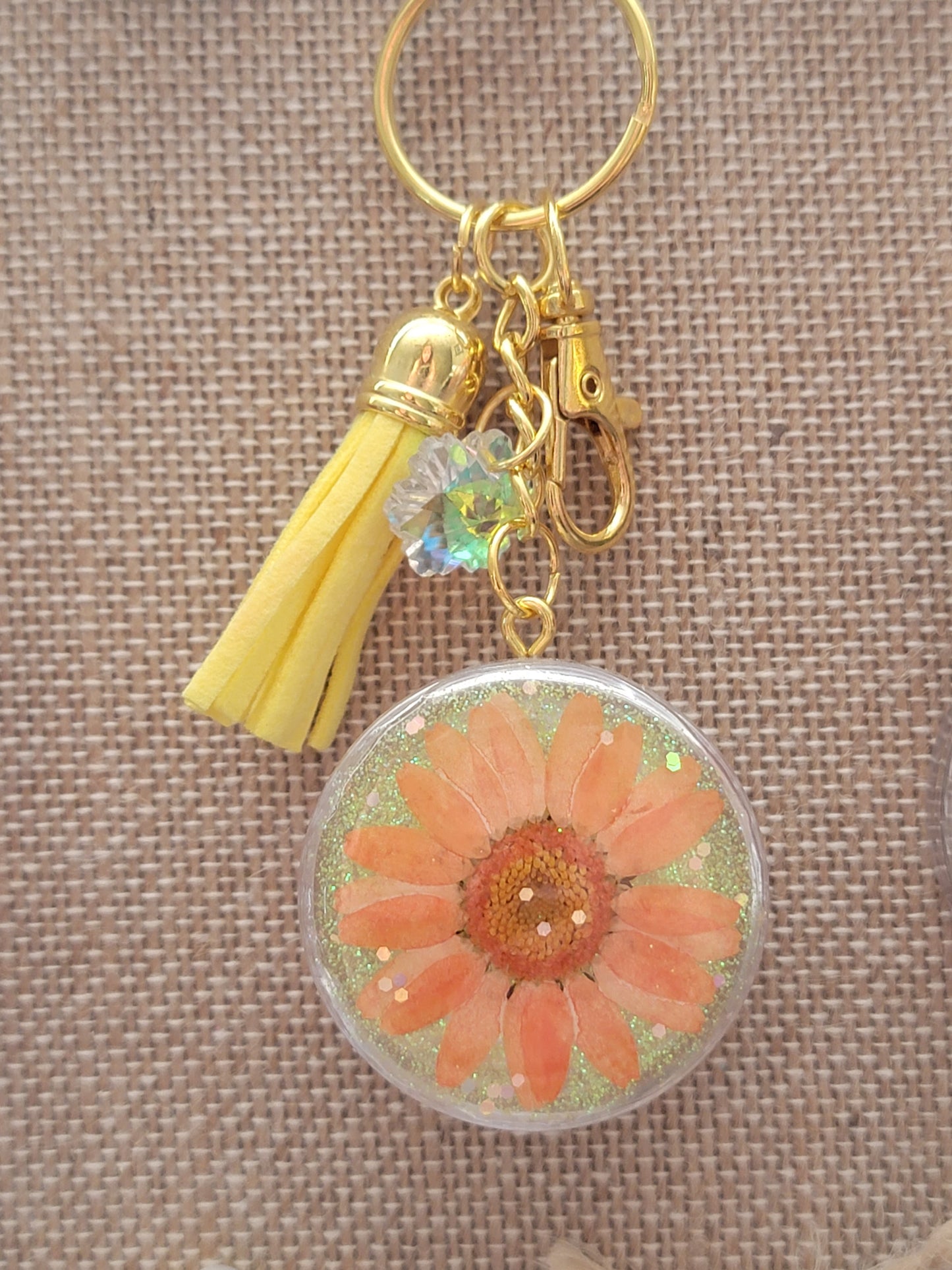 Dried flower keychain jar container, travel pill case, Pill Jar, stash jar, Jewelry Holder Keychain, jewelry case, gifts for her